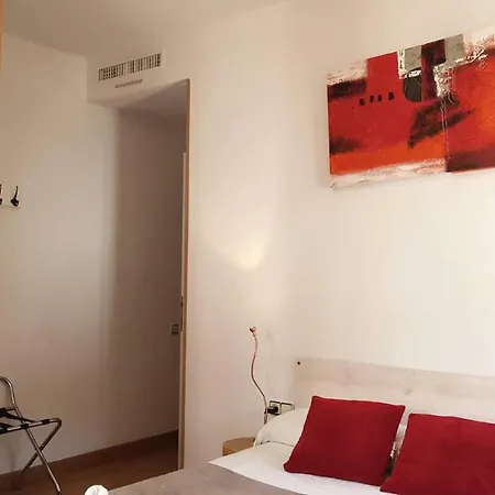 Guest house La Palmera Barcelona