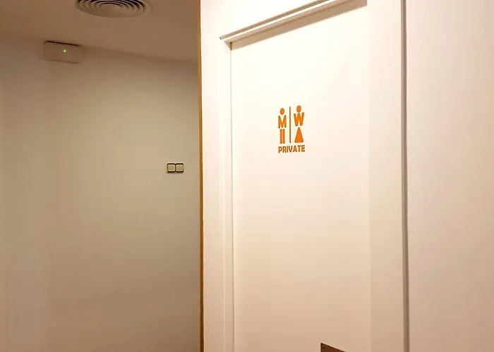 オスタル ラ パルメラ ゲストハウス バルセロナ